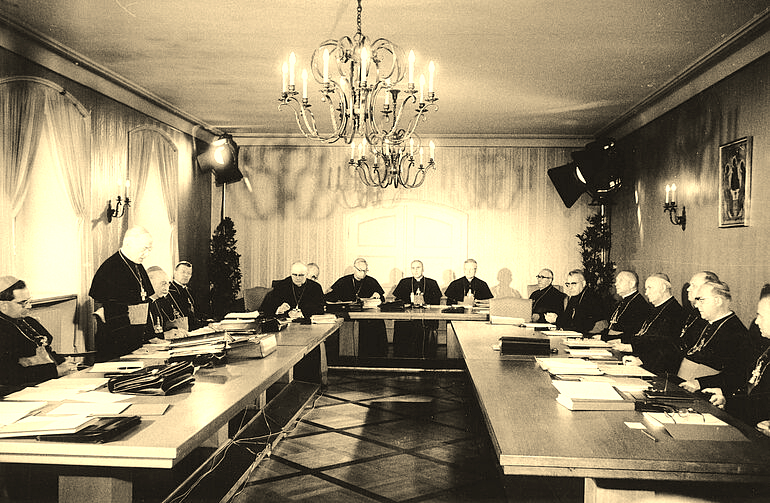 Konferencia vo Fulde a moderátori koncilu - II. vatikánsky koncil a revolúcia šírená potleskom. (Časť 14).